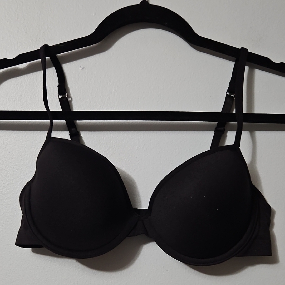Elegant Black Underwire Seamless Bra Size 80B/36B